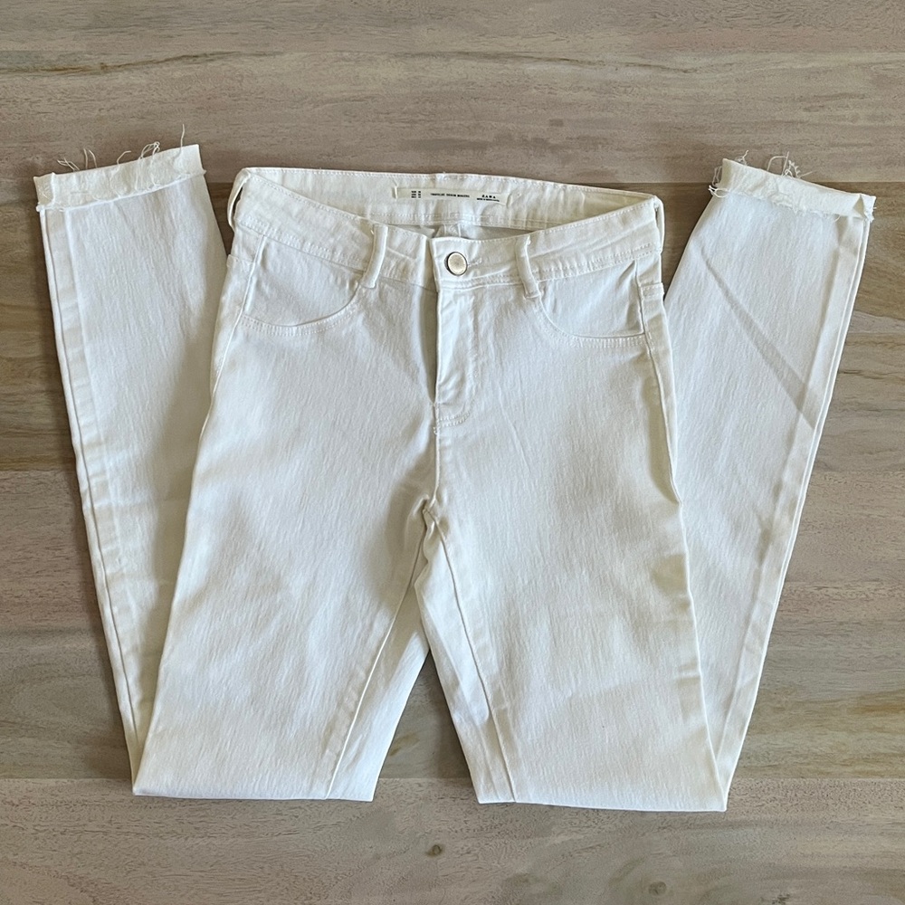 ZARA off white skinny jeans
